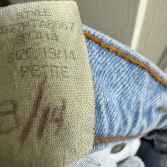 Vintage 90s Sasson Mom High Rise Jeans Light Wash - Picture 8 of 9